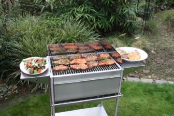 hochwertiger Edelstahlgrill Holzkohlengrill – 2 Seitenablagen