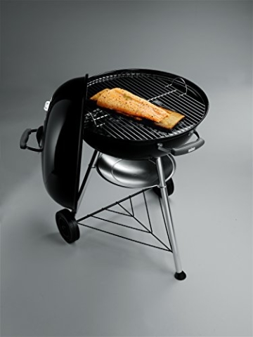 Test Weber Compact Kettle, Holzkohle-Kugelgrill 57 cm